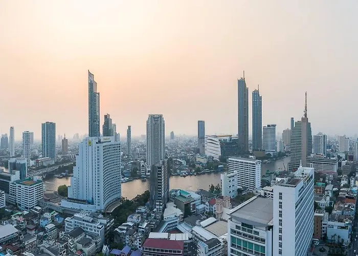 Central Bangkok, 5 Stars River View & Characteristic Decor